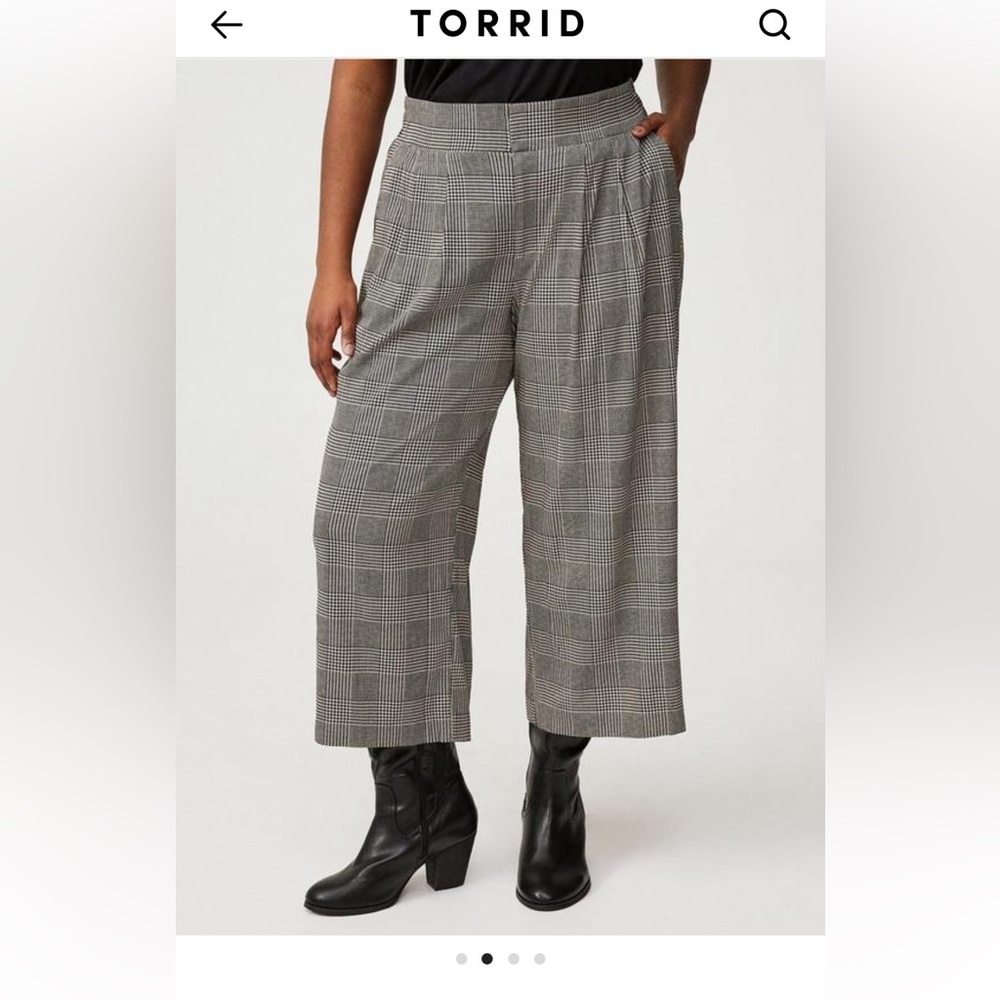 Torrid Women's Black and White Checkered Cropped Pants